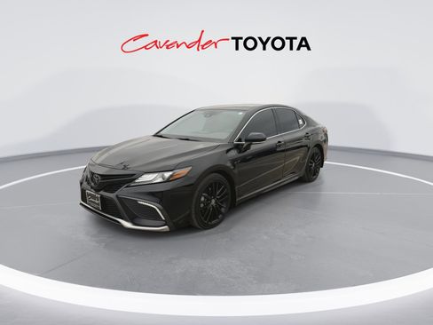 Used 2023 Toyota Camry XSE image 4