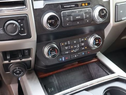 Used 2021 Ford F250 King Ranch w/ King Ranch Ultimate Package AWD/4WD image 27