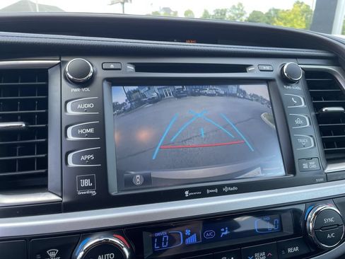 Used 2019 Toyota Highlander Limited Platinum AWD/4WD image 14