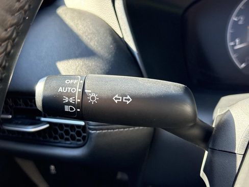 Used 2025 Honda HR-V EX-L image 11