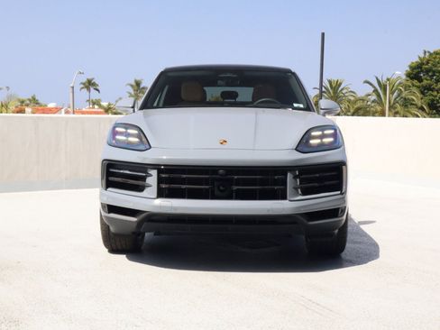 New 2026 Porsche Cayenne Coupe AWD/4WD image 6