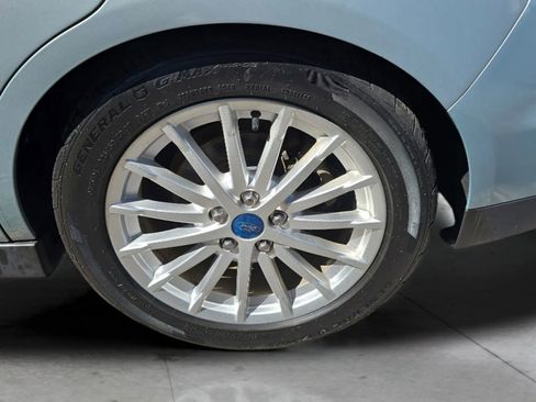 Used 2013 Ford C-MAX SEL image 29