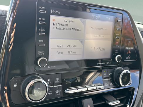 Used 2020 Toyota Highlander XLE image 21