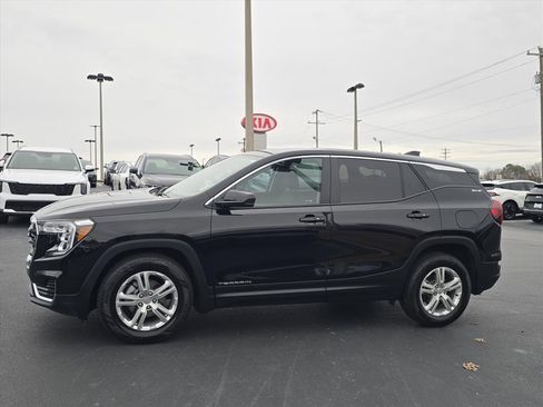 Used 2024 GMC Terrain SLE image 6