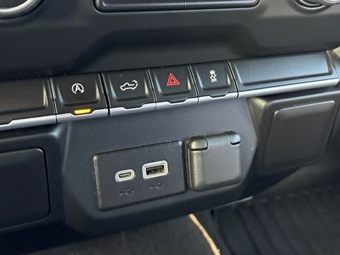 Used 2022 Chevrolet Silverado 1500 Custom w/ Rally Edition image 18