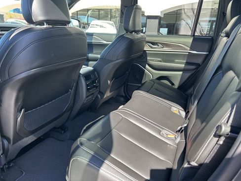 New 2026 Jeep Grand Cherokee Limited RWD image 16