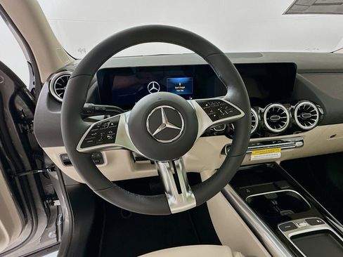 New 2026 Mercedes-Benz GLA 250 image 12