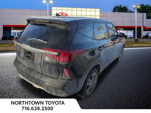 Used 2023 Kia Seltos LX image 5