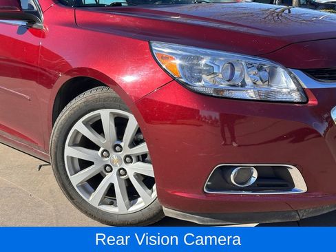 Used 2015 Chevrolet Malibu LT image 2