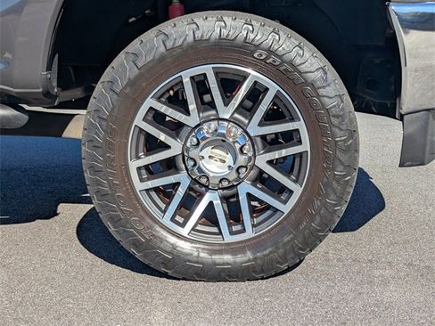 Used 2017 Ford F250 Lariat w/ Lariat Value Package image 11