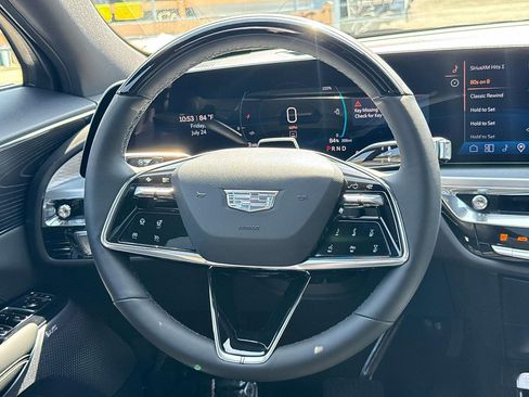 Used 2024 Cadillac Lyriq Luxury AWD/4WD image 17
