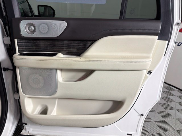 Used 2020 Lincoln Navigator L Black Label AWD/4WD image 37
