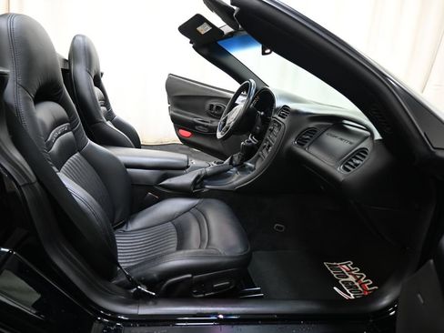 Used 2004 Chevrolet Corvette Convertible w/ Preferred Equipment Group RWD image 8
