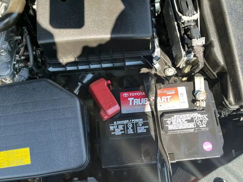 Used 2012 Toyota Camry XLE w/ Leather Pkg image 29