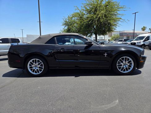 Used 2013 Ford Mustang Premium RWD image 7