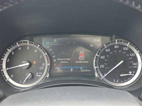 Used 2022 Toyota Highlander XLE AWD/4WD image 21