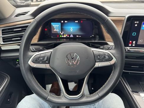 Used 2024 Volkswagen Atlas SE image 23