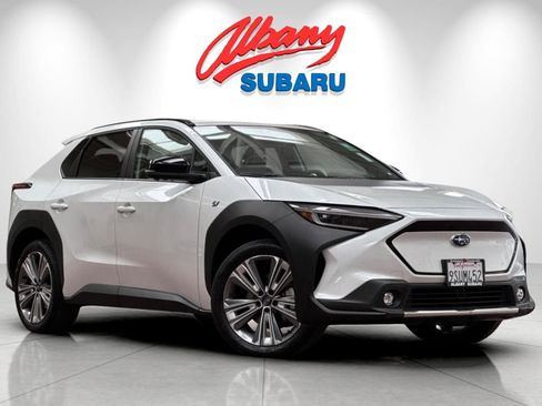 Used 2024 Subaru Solterra Limited image 2