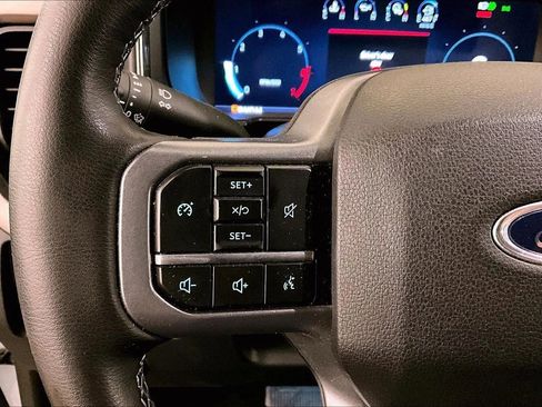 Used 2025 Ford F350 Lariat w/ Chrome Package image 17