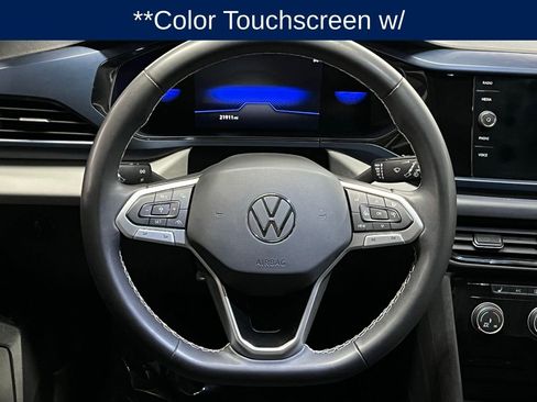 Used 2023 Volkswagen Taos SE w/ Panoramic Sunroof Package AWD/4WD image 9