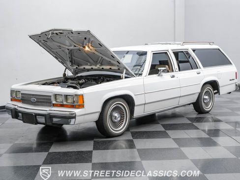 Used 1990 Ford LTD Crown Victoria image 36