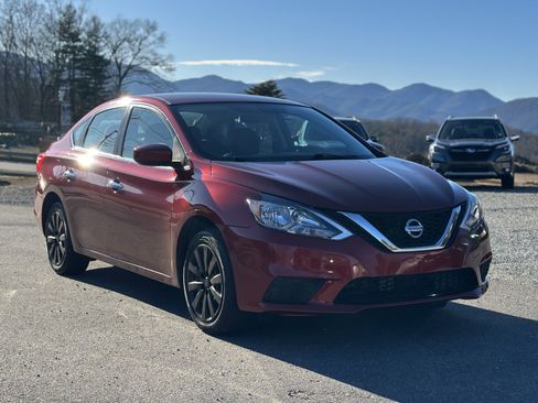 Used 2017 Nissan Sentra SV image 1