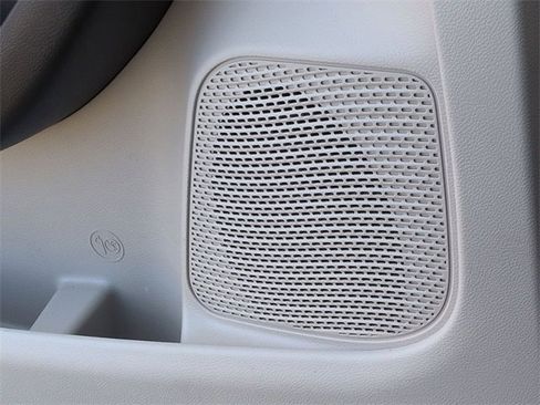 Certified 2024 Chrysler Pacifica Touring-L image 16