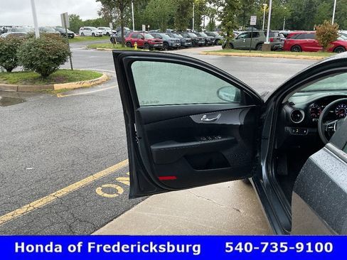 Used 2023 Kia Forte LXS w/ LXS Technology Package FWD image 15
