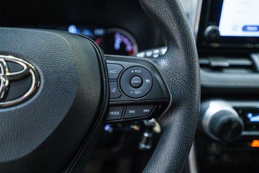 Certified 2025 Toyota RAV4 LE AWD/4WD image 17