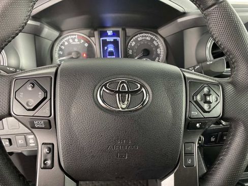 Used 2022 Toyota Tacoma TRD Sport w/ Technology Package AWD/4WD image 14