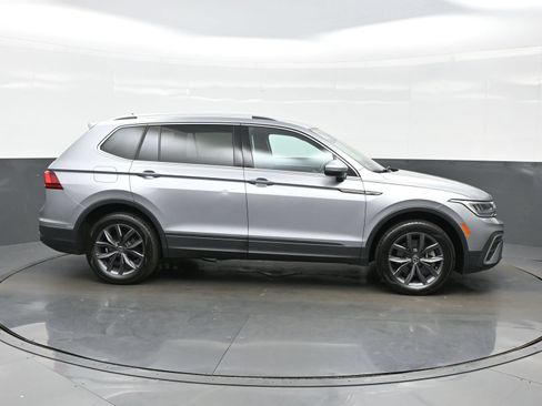 Used 2022 Volkswagen Tiguan SE AWD/4WD image 7