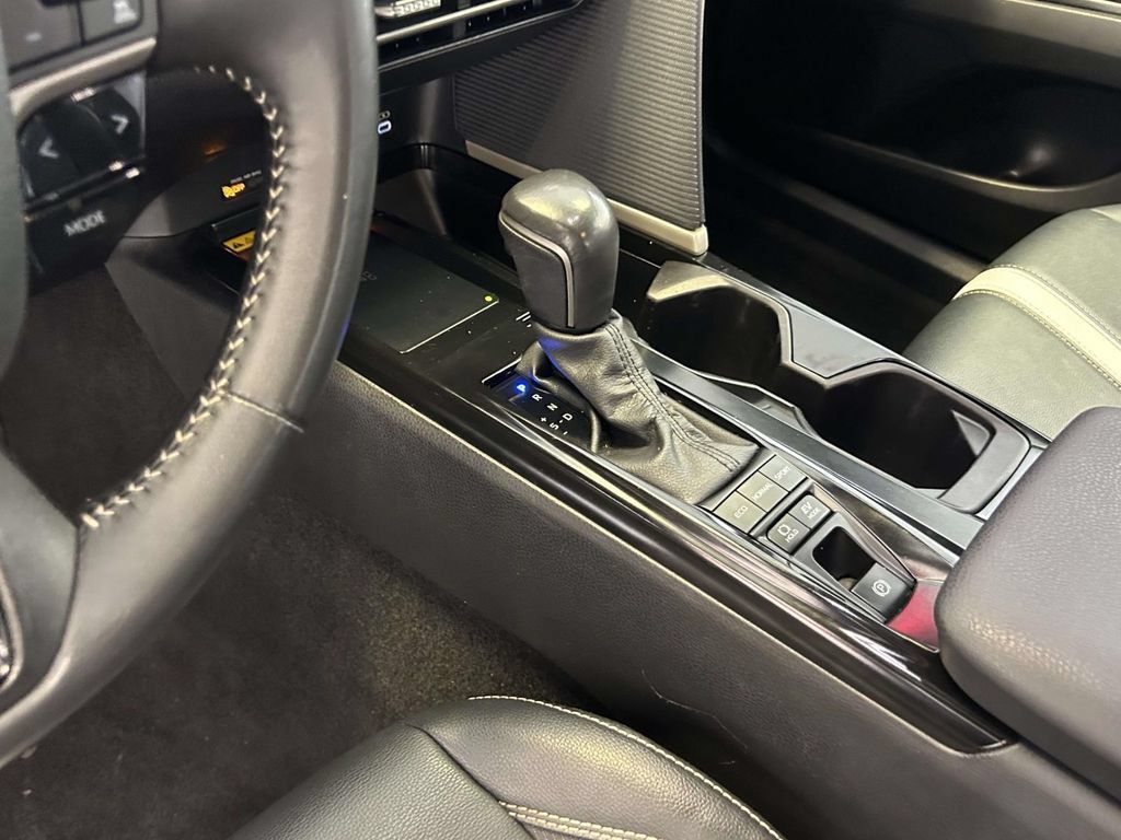 Certified 2025 Toyota Camry SE FWD image 20