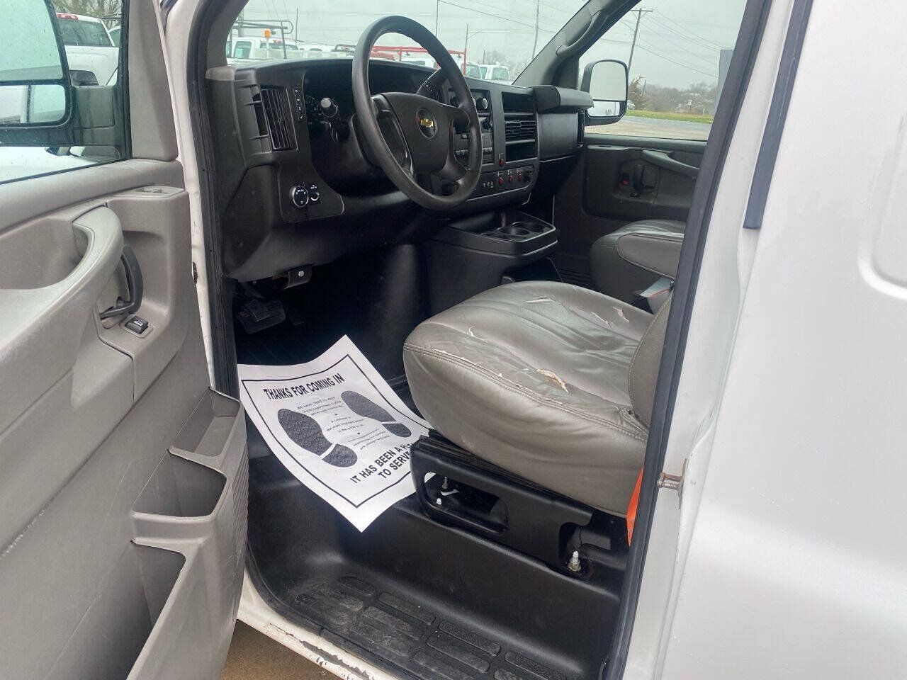 Used 2014 Chevrolet Express 2500 RWD image 13