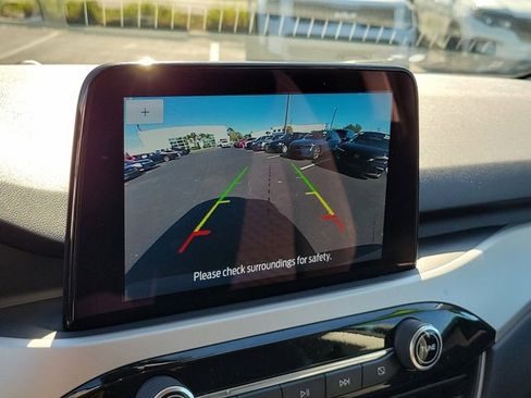 Used 2022 Ford Escape SE w/ SE Sport Appearance Package image 27