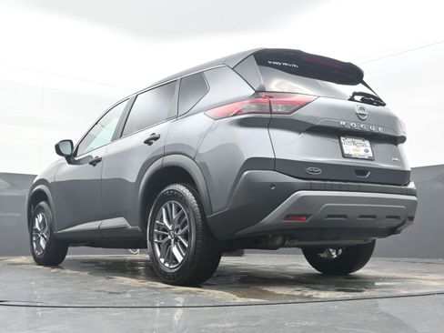 Used 2023 Nissan Rogue S image 29
