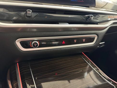 Used 2023 BMW X7 xDrive40i AWD/4WD image 31