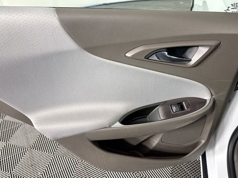 Used 2021 Chevrolet Malibu LT image 25