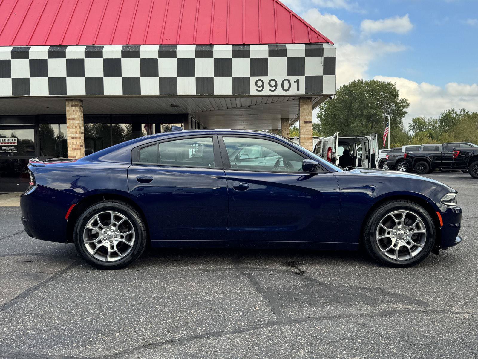 Used 2016 Dodge Charger SXT w/ Rallye Group AWD/4WD image 8