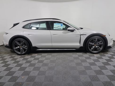 New 2025 Porsche Taycan 4 Cross Turismo AWD/4WD image 8