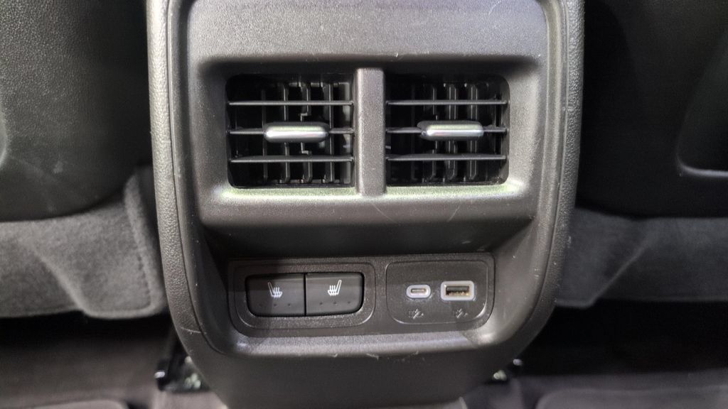 Used 2022 Cadillac XT4 Sport w/ Sun And Sound Package AWD/4WD image 19