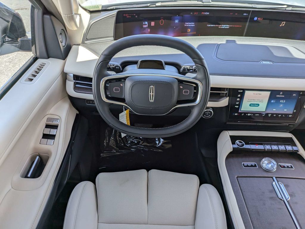 New 2027 Lincoln Navigator Premiere RWD image 17