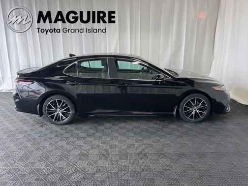 Used 2023 Toyota Camry SE w/ Cold Weather Package image 2