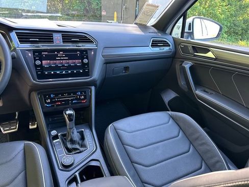 Used 2023 Volkswagen Tiguan SEL R-Line AWD/4WD image 15