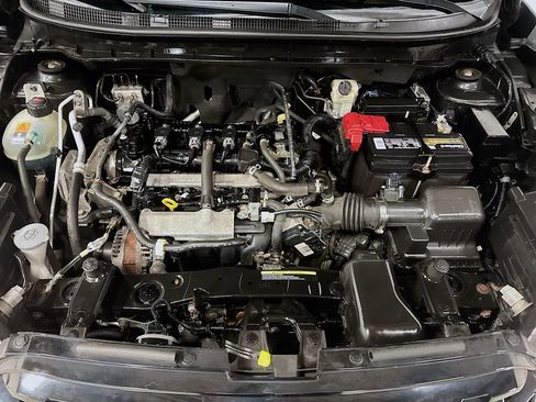 Used 2021 Nissan Kicks S image 34