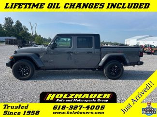 Used 2021 Jeep Gladiator Sport AWD/4WD video 1