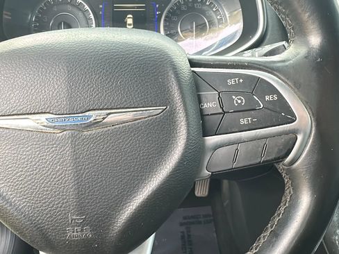Used 2016 Chrysler 200 Limited w/ Convenience Group image 31