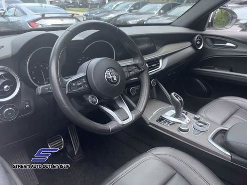 Used 2022 Alfa Romeo Stelvio Ti image 27