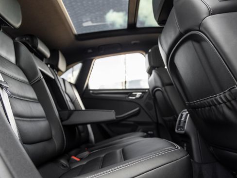 Certified 2026 Porsche Macan Turbo AWD/4WD image 41