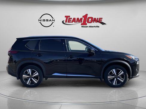 Used 2023 Nissan Rogue SL w/ SL Premium Package image 6