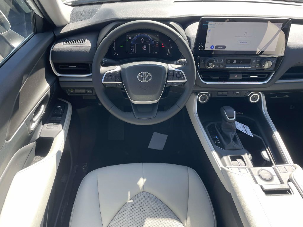New 2026 Toyota Grand Highlander XLE FWD image 10
